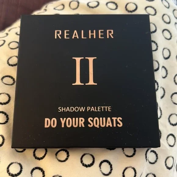 - REALHER Do Your Squats Eyeshadow Palette- NIB - Picture 2 of 5